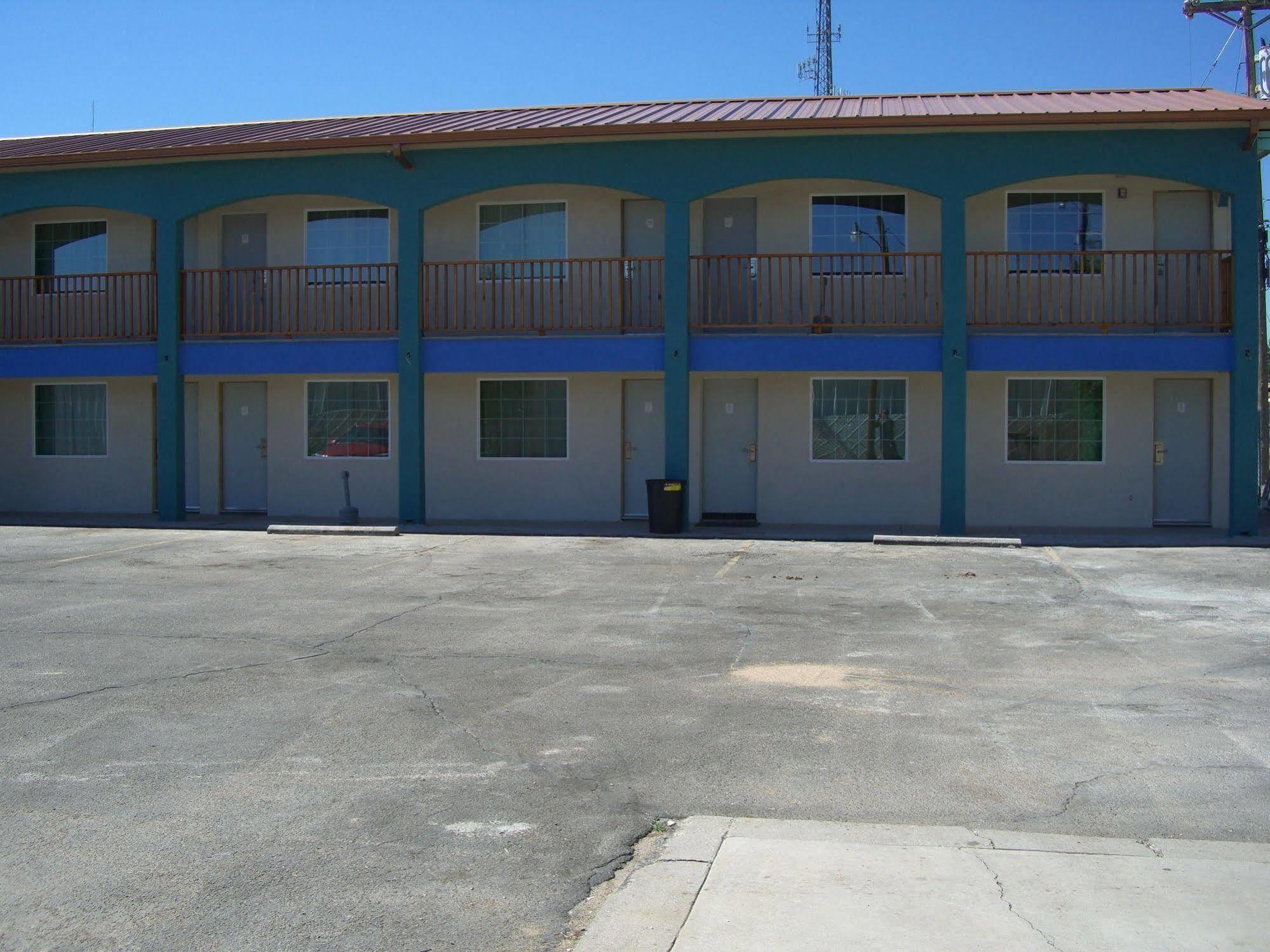 La Hacienda Inn Artesia Exteriér fotografie